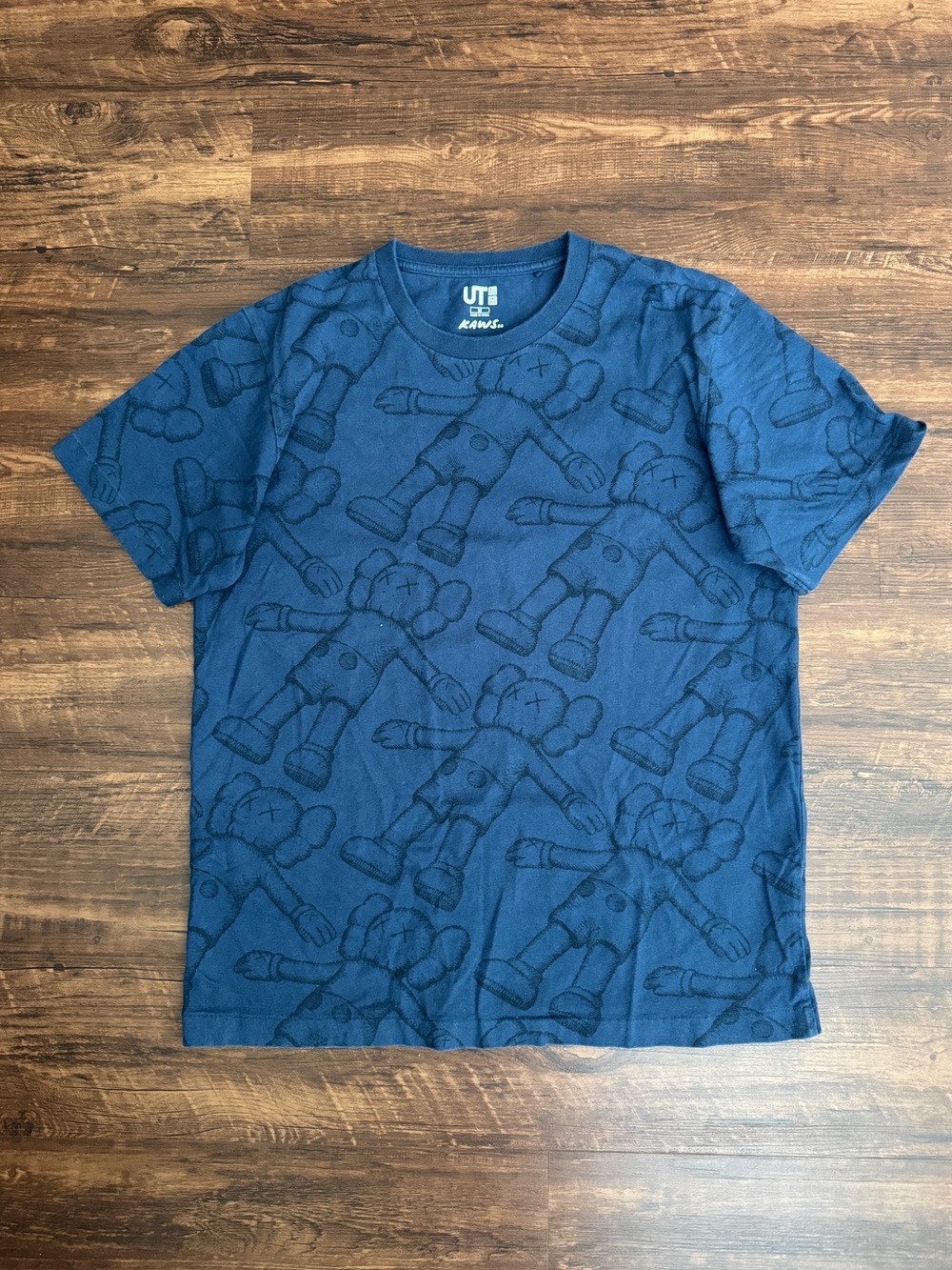 Uniqlo x KAWS All Over Holiday Print Graphic Short Sleeve T-Shirt | 100% Cotton